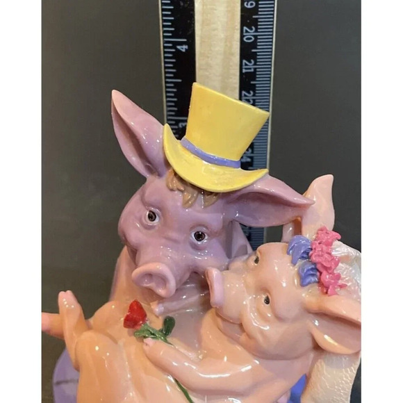 Pig Invasion Figurine Anthropomorphic Collectible‎ Bring Home The Bacon Wedding - Picture 6 of 7